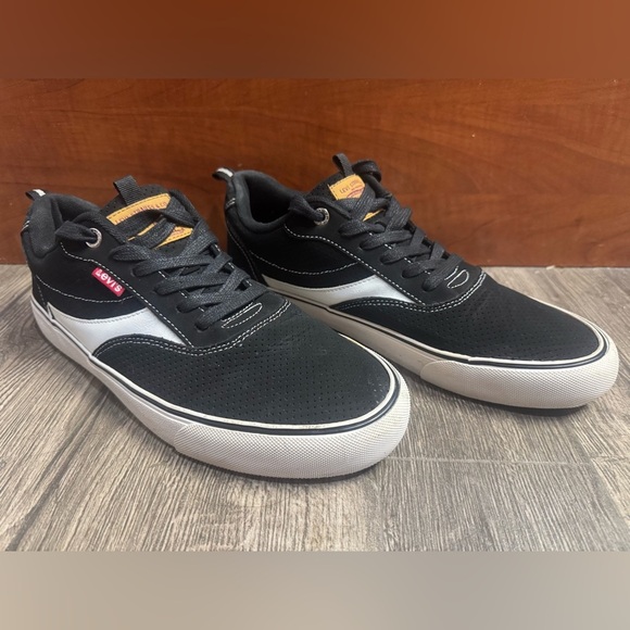 Levi's Men's Black and White Casual Sneakers - Picture 1 of 11